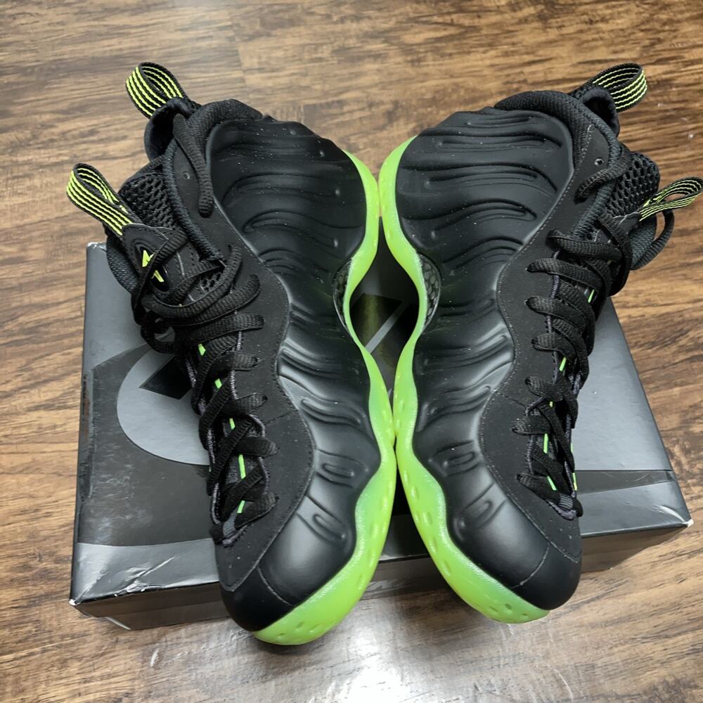 Nike Mens' Air Foamposite One Sneakers - Black/Volt Shoes Size 8